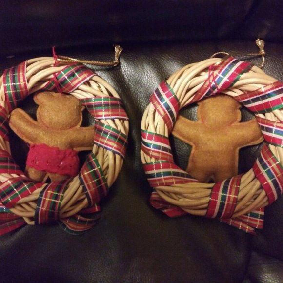 CHRISTMAS BEAR Set Wicker Wreath Decoration/Ornament Set of 2 (Male and Female) - Picture 2 of 6